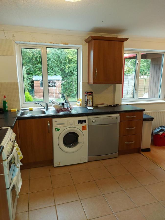 Spacious And Serene Stay Near Milton Keynes Centre Willen 외부 사진