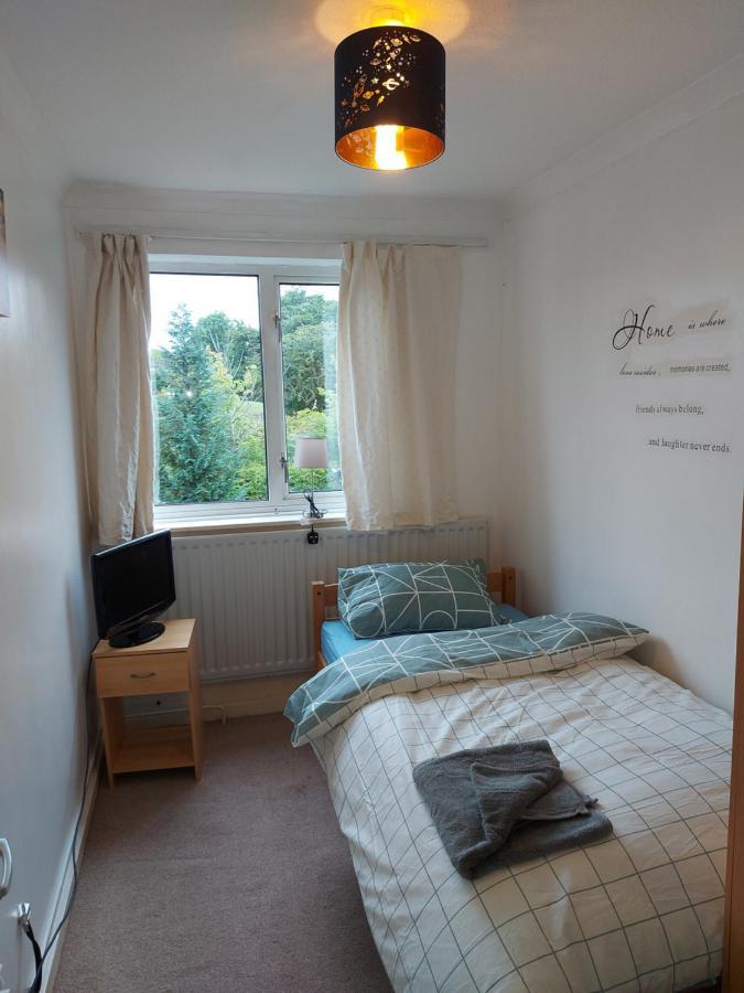 Spacious And Serene Stay Near Milton Keynes Centre Willen 외부 사진
