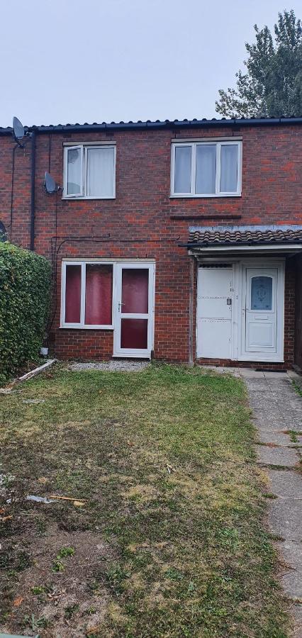Spacious And Serene Stay Near Milton Keynes Centre Willen 외부 사진