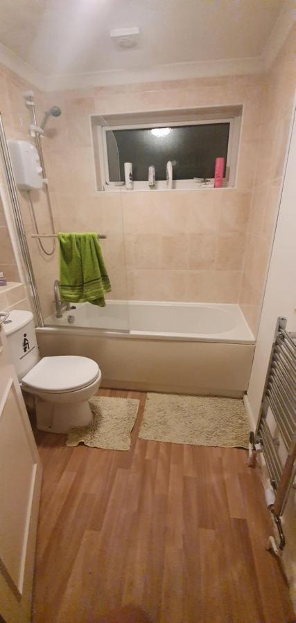 Spacious And Serene Stay Near Milton Keynes Centre Willen 외부 사진