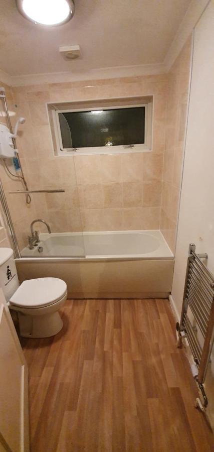 Spacious And Serene Stay Near Milton Keynes Centre Willen 외부 사진