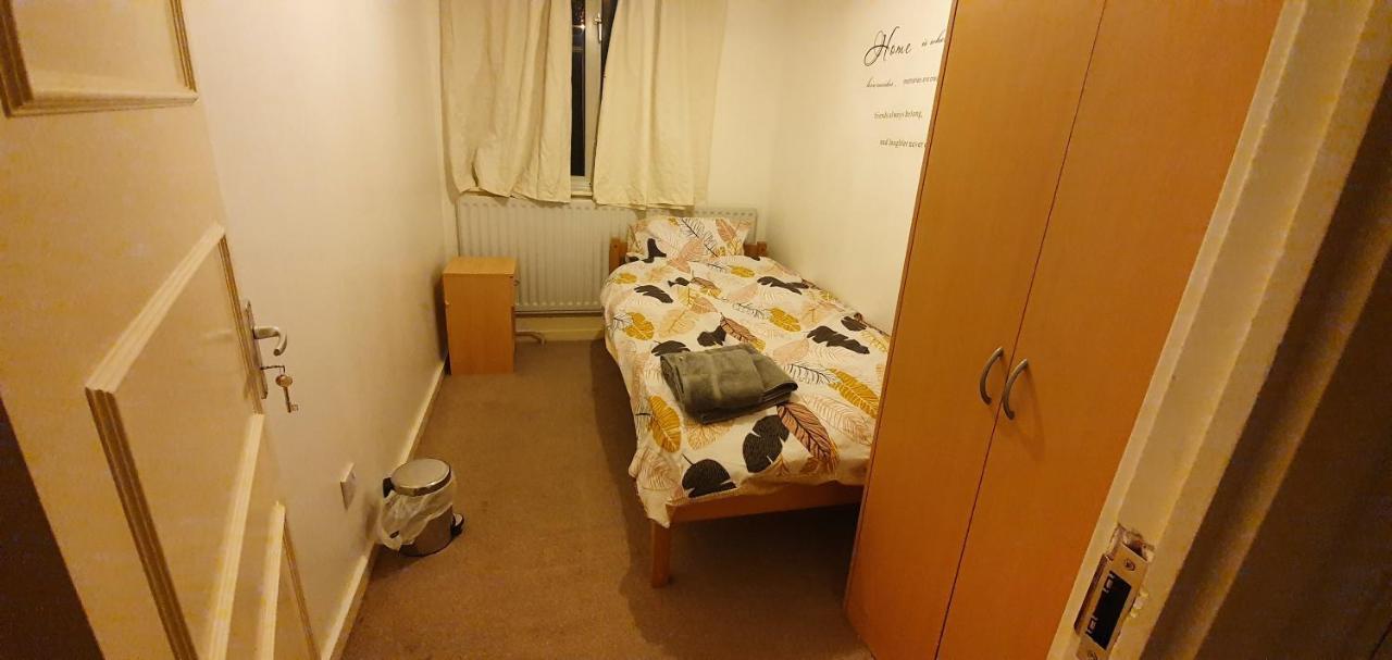 Spacious And Serene Stay Near Milton Keynes Centre Willen 외부 사진