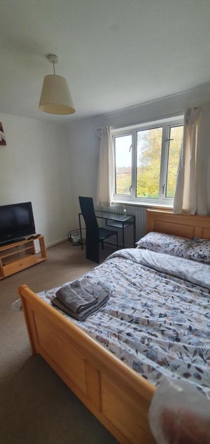 Spacious And Serene Stay Near Milton Keynes Centre Willen 외부 사진