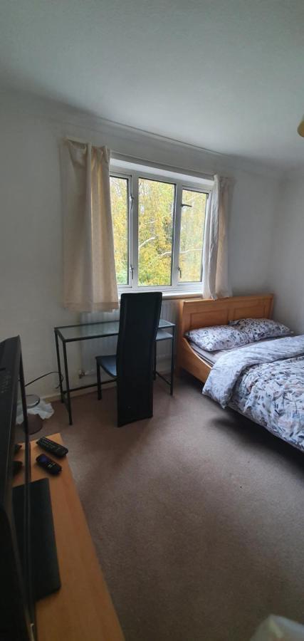 Spacious And Serene Stay Near Milton Keynes Centre Willen 외부 사진