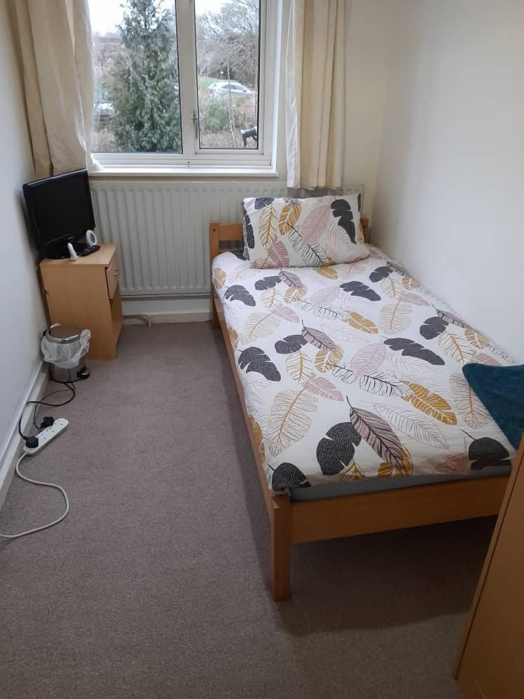 Spacious And Serene Stay Near Milton Keynes Centre Willen 객실 사진